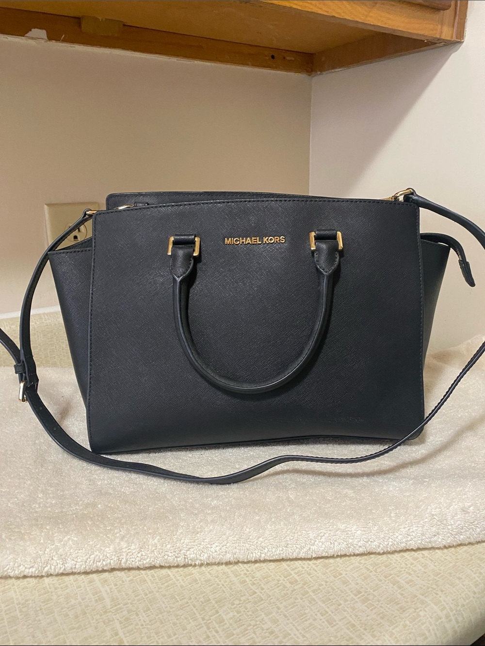 Michael Kors Black Saffiano Shoulder bag with Gold Hardware